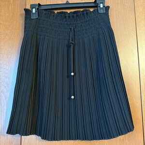 Karl Lagerfeld Paperbag Waist Mini Pleated Black Pullon Skirt EUC XS
